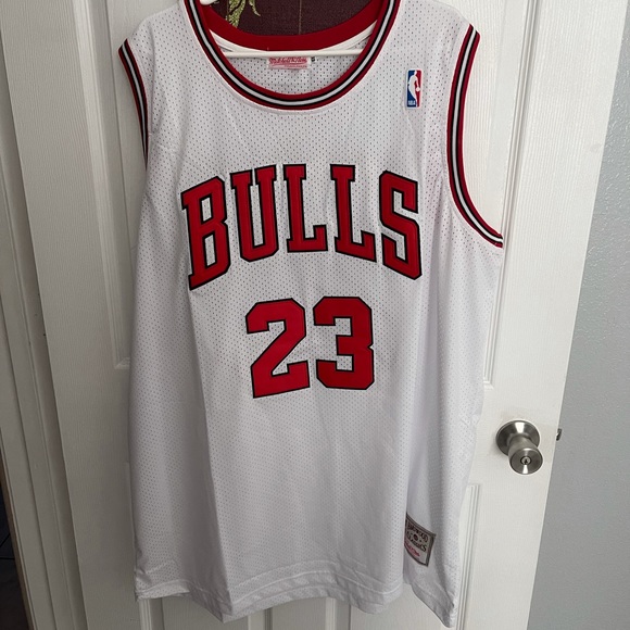 Replica Mitchell & ness MJ jersey size 5xl fits like a 3xl new never been worn - Picture 1 of 1